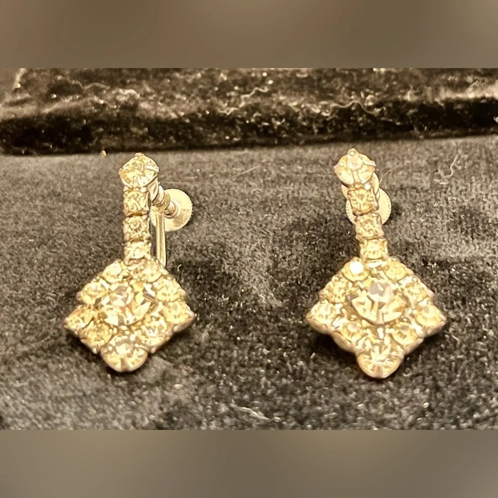 Vintage 1950s Rhinestone Crystal Drop Dangle Earrings Silver Tone Screw Back